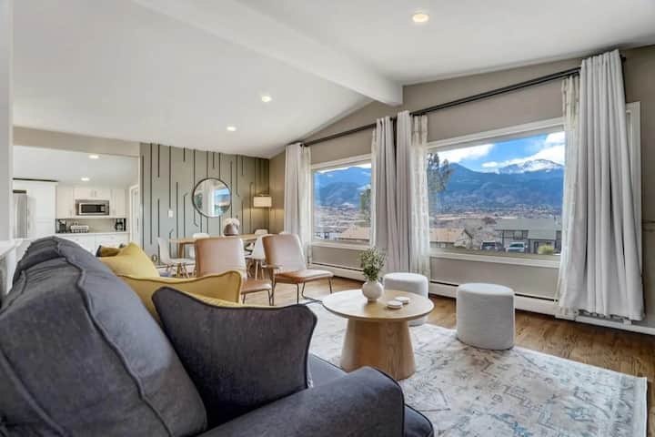 Garden Of The Gods Base | Sleeps 14 - Colorado Springs, CO