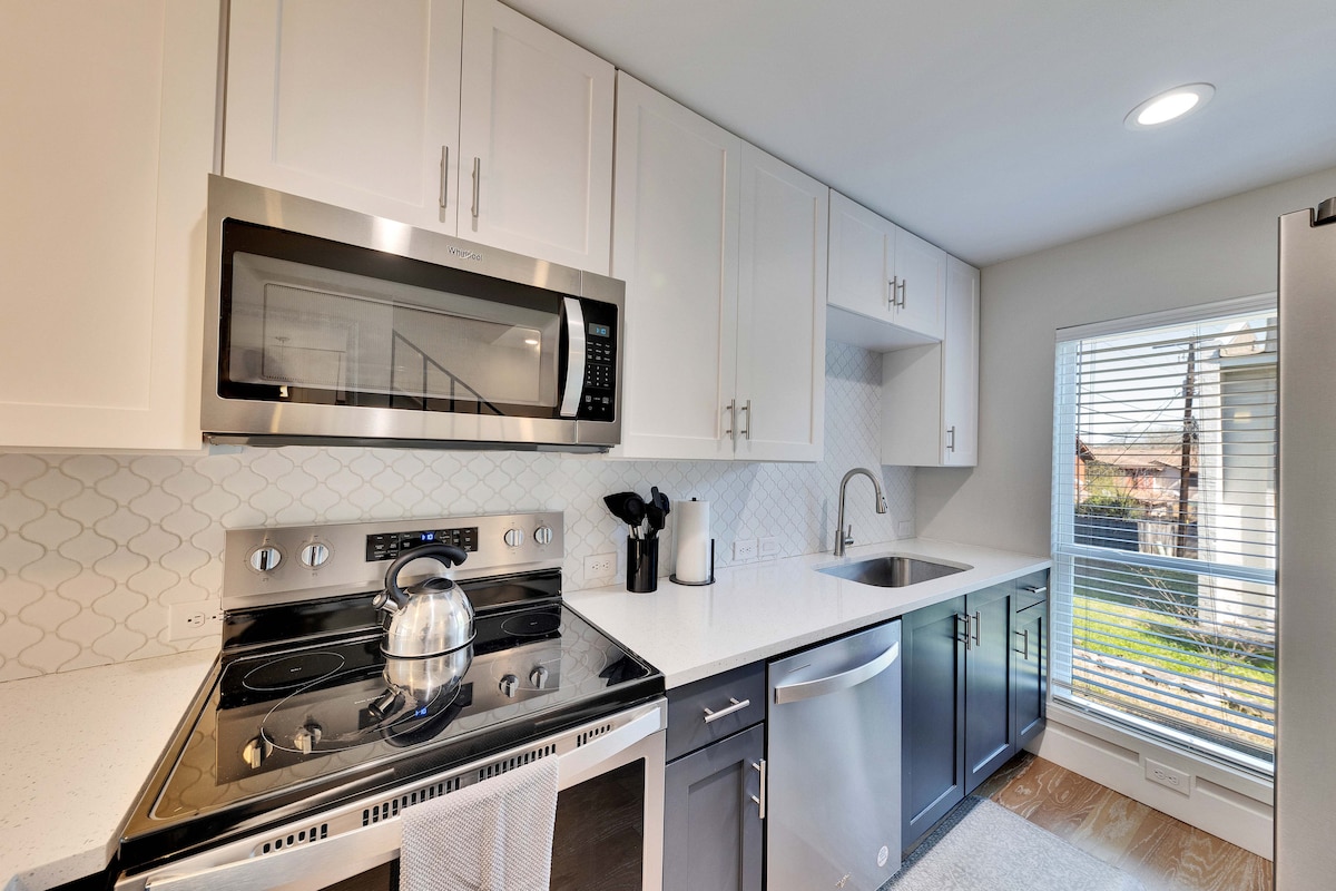 Charming Condo by Zilker & South Congress
