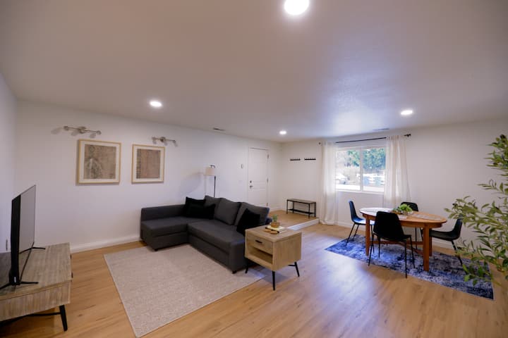 Modern Luxe 2br Retreat Near Pdx & Dt Vancouver - Vancouver, WA