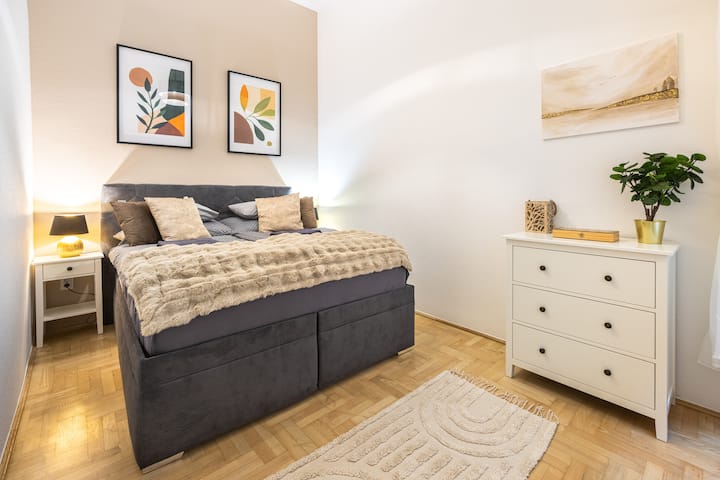 4 Room 2 Bathroom Apt Up To 6 Guests In The Center - Budapest