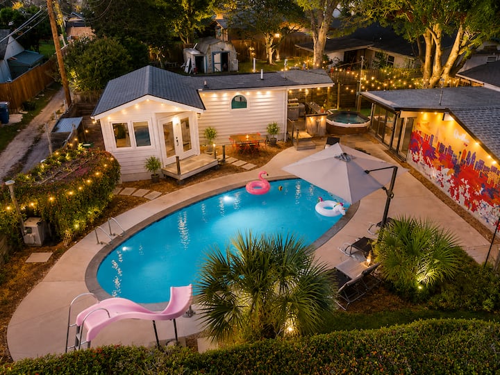 Modern 4br Home On Prime Location, Sleeps 16 - Dallas, TX