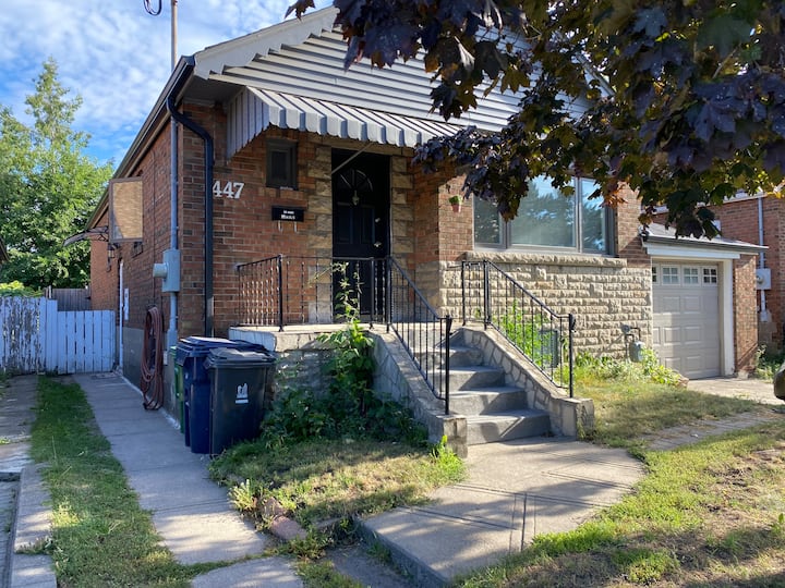 New Three-bedroom Apartment In Downtown Toronto - Toronto