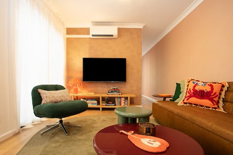 Successful Airbnb property: Boutique Bondi Apartment with Parking in Bondi