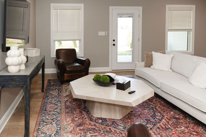 Tradition-inspired Townhome For Family Or Friends - Bowling Green, KY