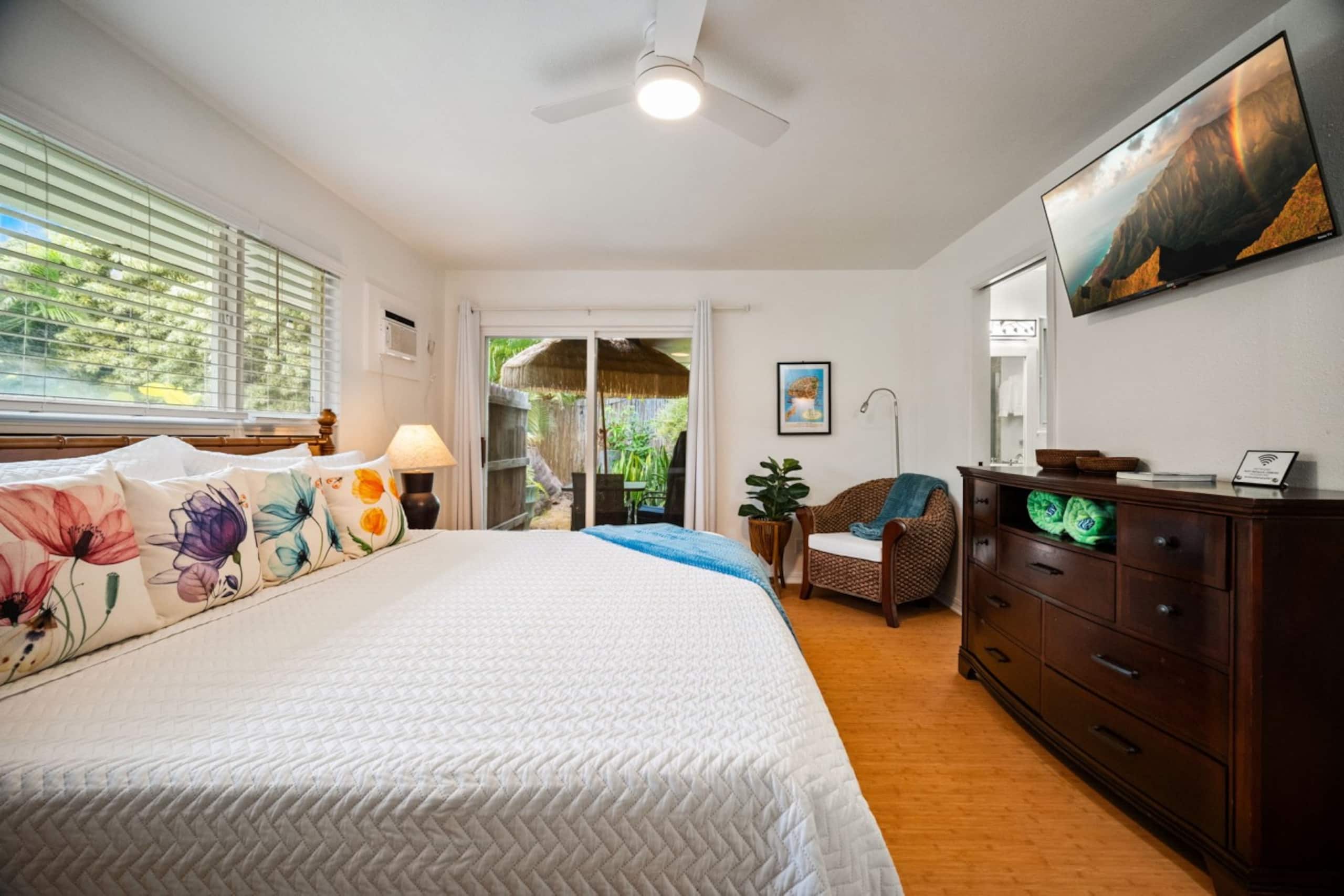 New! Studio Suite with Pool by Beach with AC - Photo 18