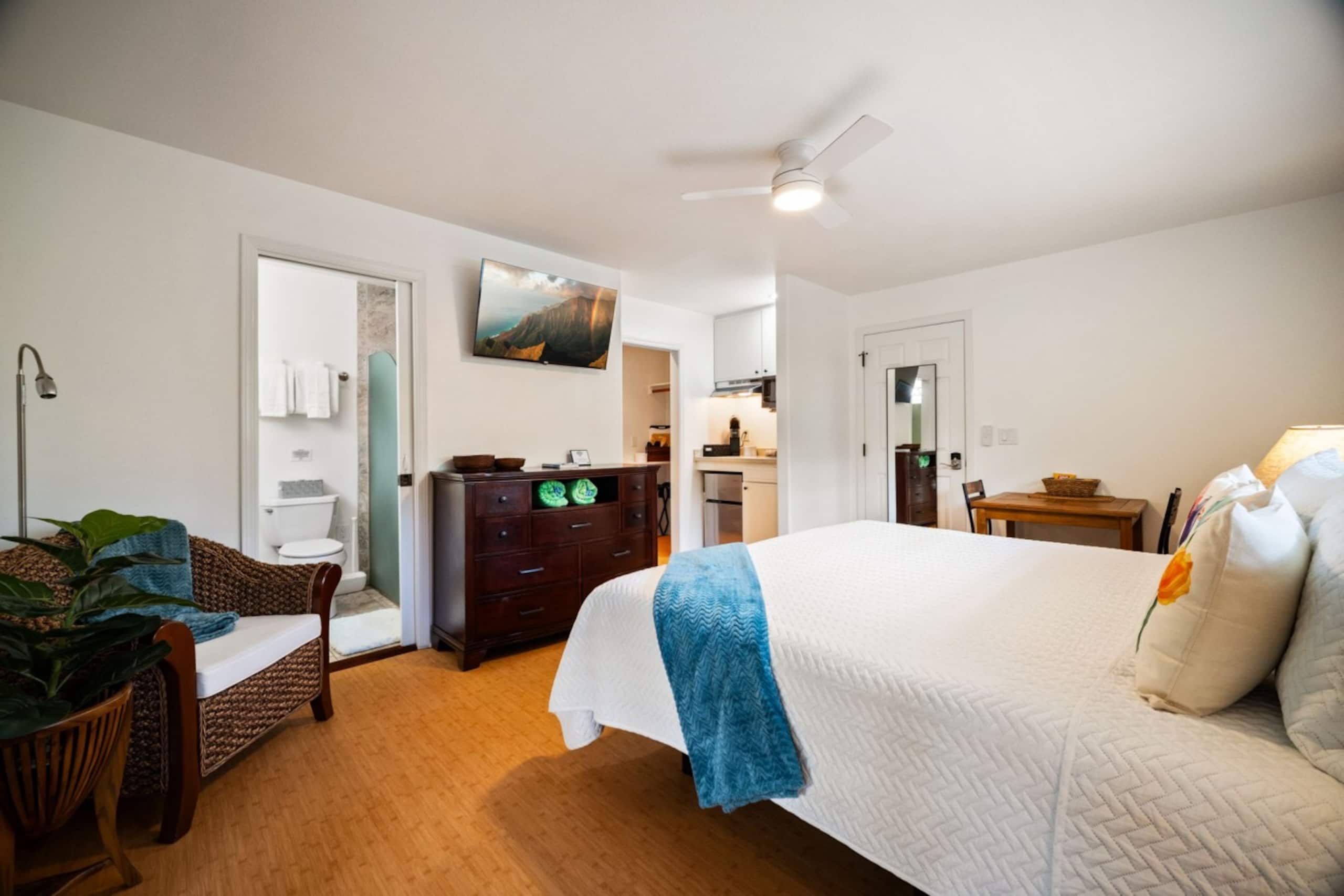 New! Studio Suite with Pool by Beach with AC - Photo 25