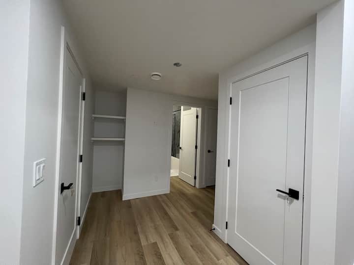 Hifytee's Bright And Spacious Oasis - Edmonton