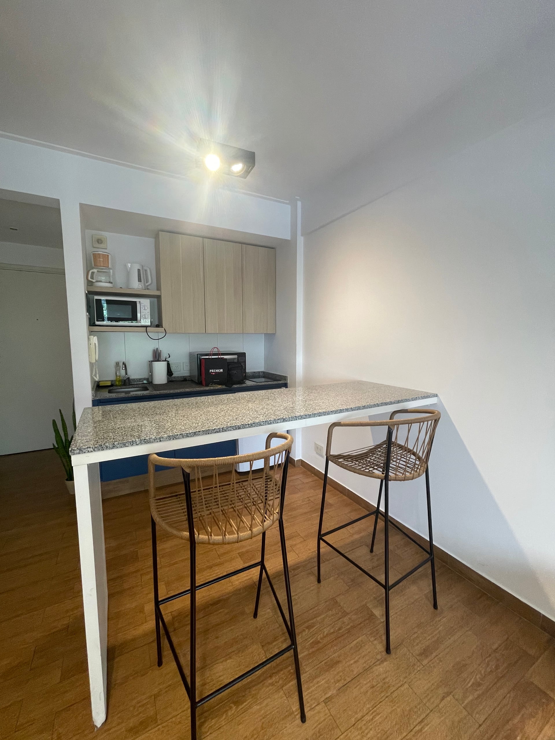 Kitnet com varanda em Palermo