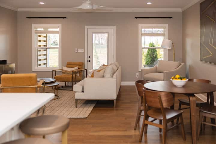 Midcentury Retreat In Heart Of Bowling Green - Bowling Green, KY