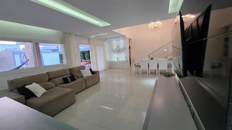 Top Airbnb: Brisa House - Swimming pool, Jacuzzi, and Gourmet Space em Aracaju
