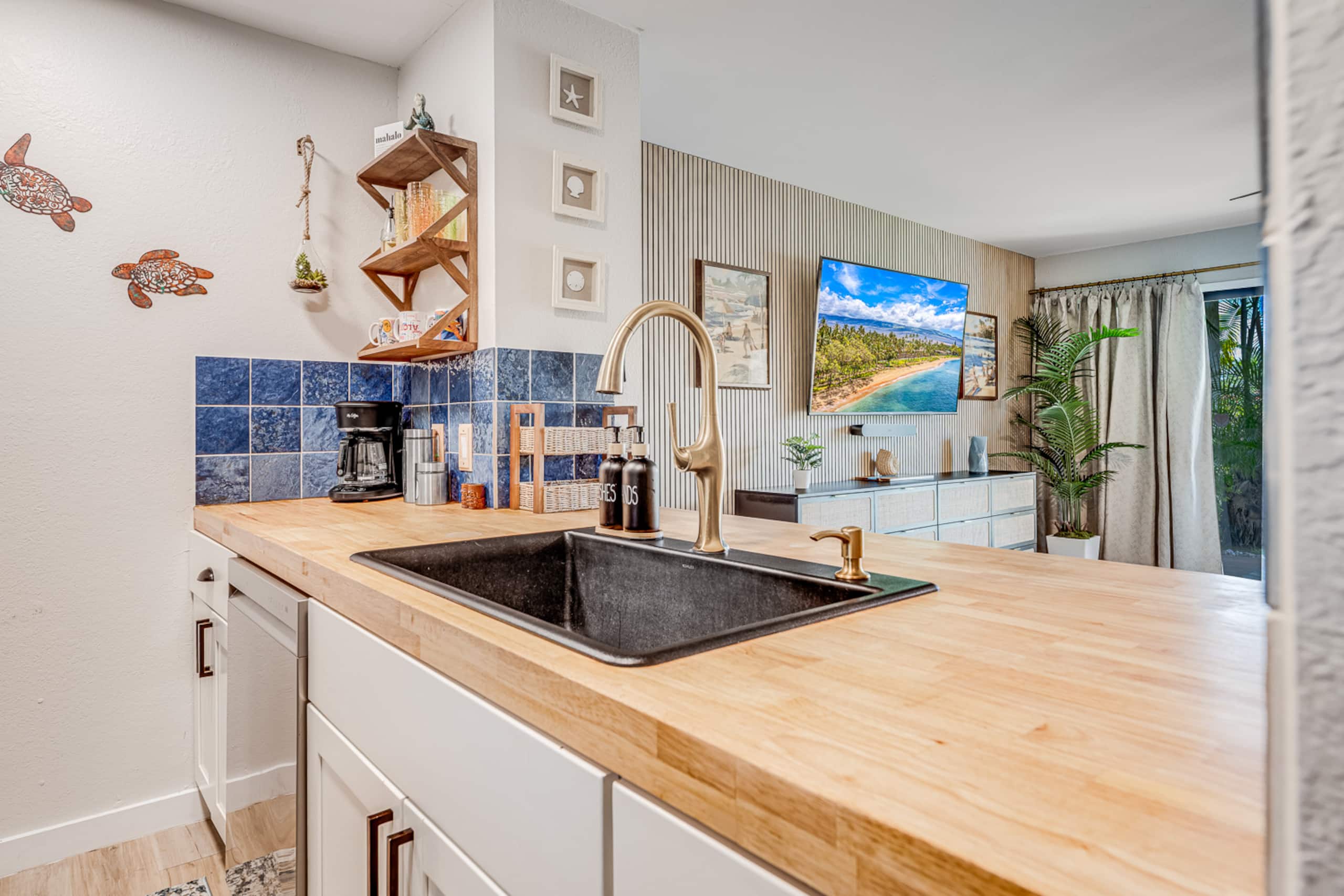Condo in Kihei · ★4.89 · 1 bedroom · 1 bed · 1 bath - Image 7