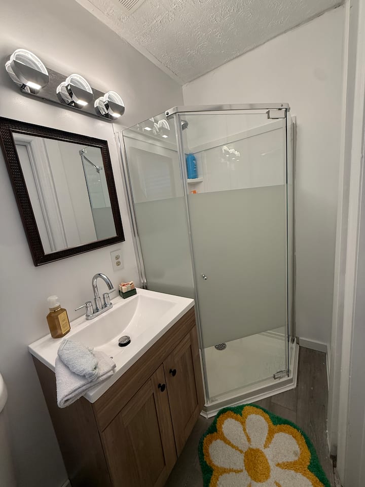 Private Studio-kitchenette & Full Bath |South Side - Oromocto