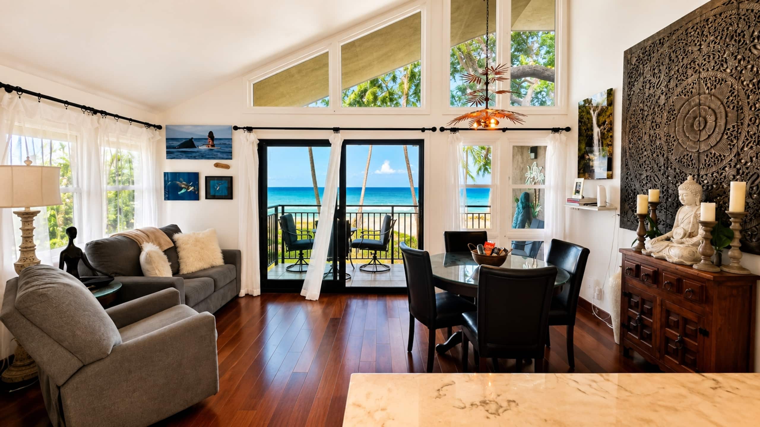 OCEANFRONT, Prestigiously REMODELED Chic Condo** - Image 5