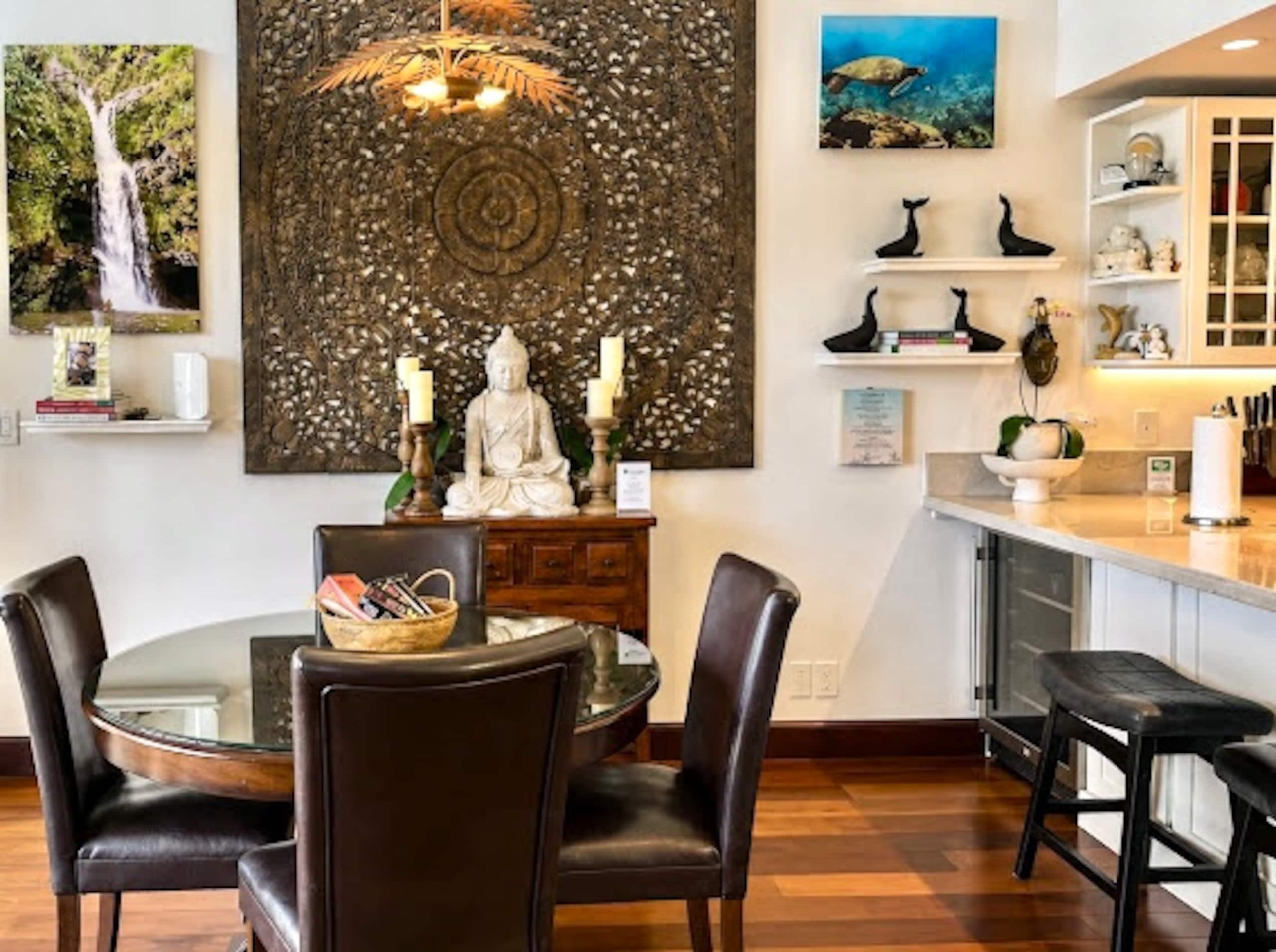 OCEANFRONT, Prestigiously REMODELED Chic Condo** - Image 12