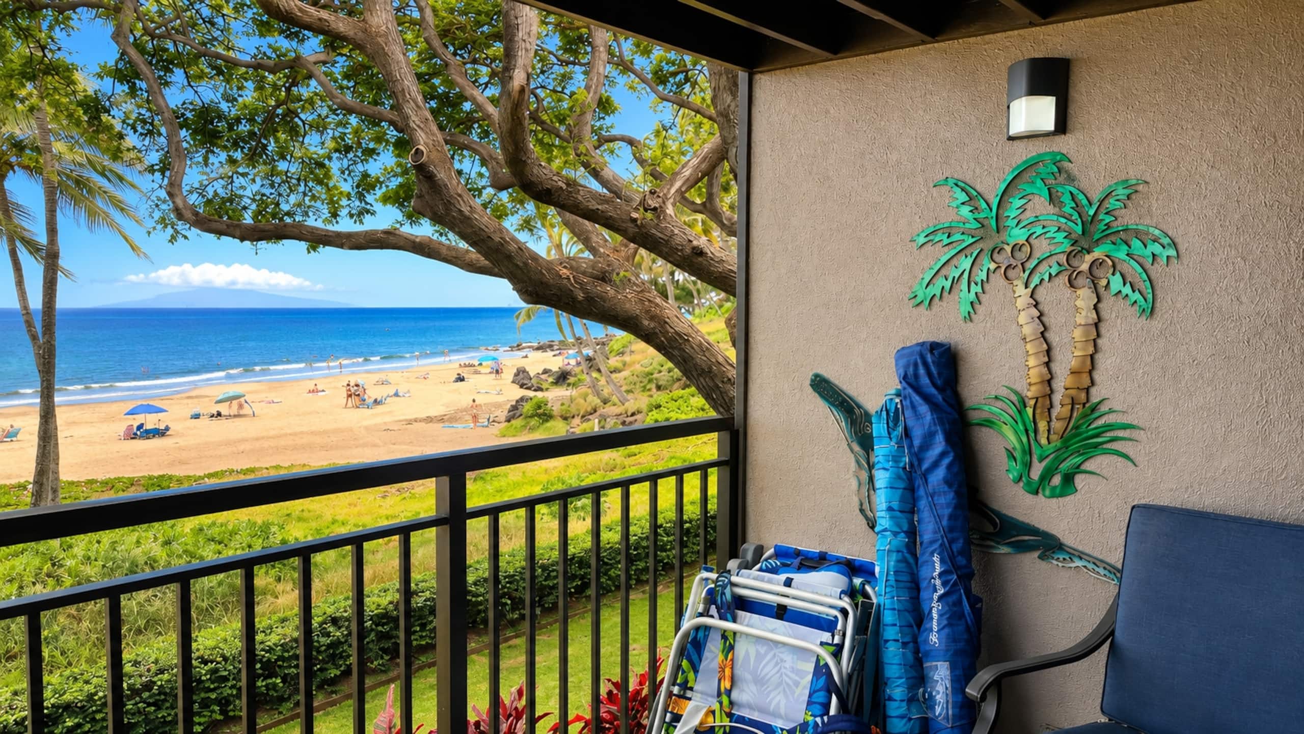 OCEANFRONT, Prestigiously REMODELED Chic Condo** - Image 25