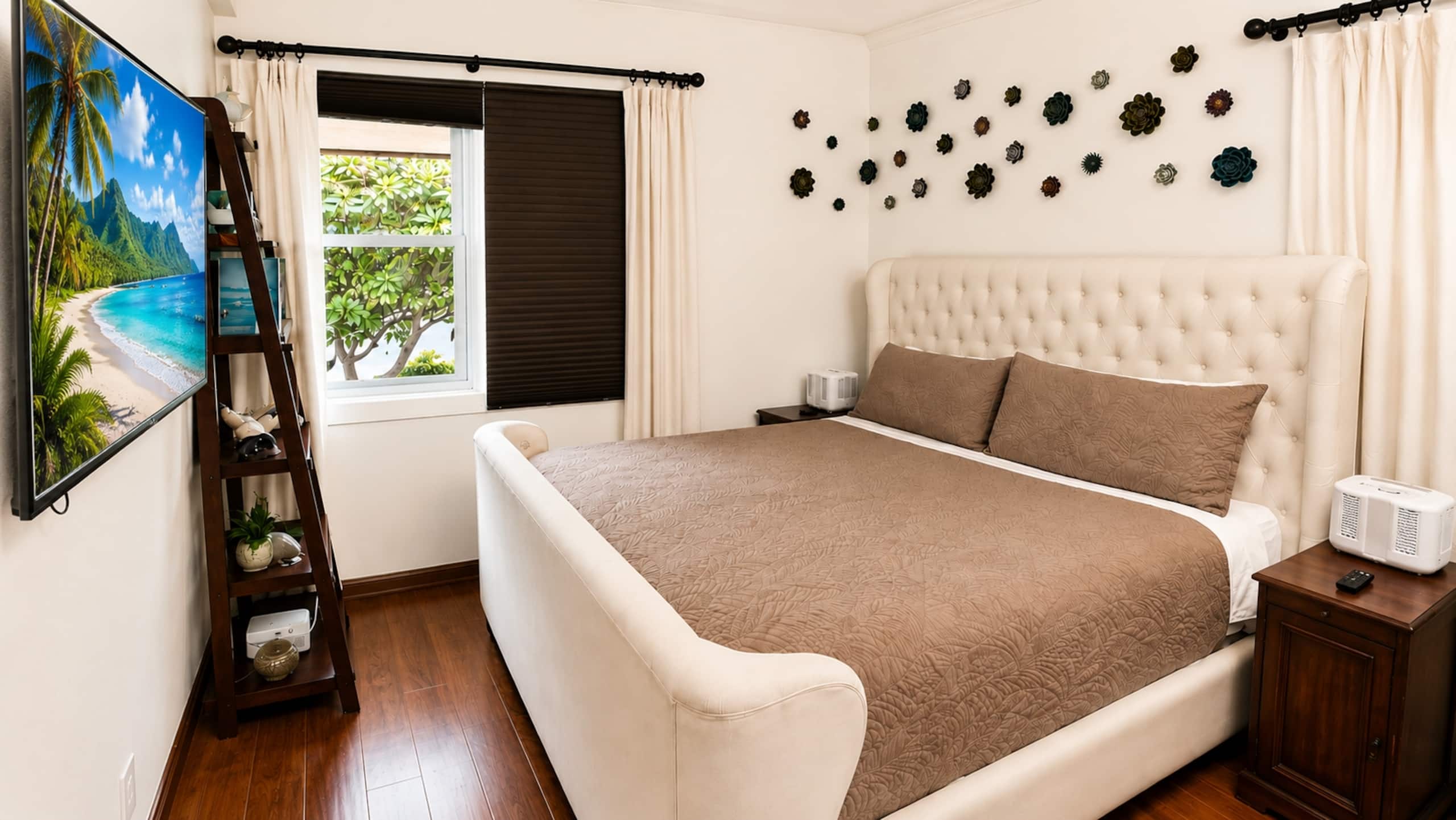 OCEANFRONT, Prestigiously REMODELED Chic Condo** - Image 19