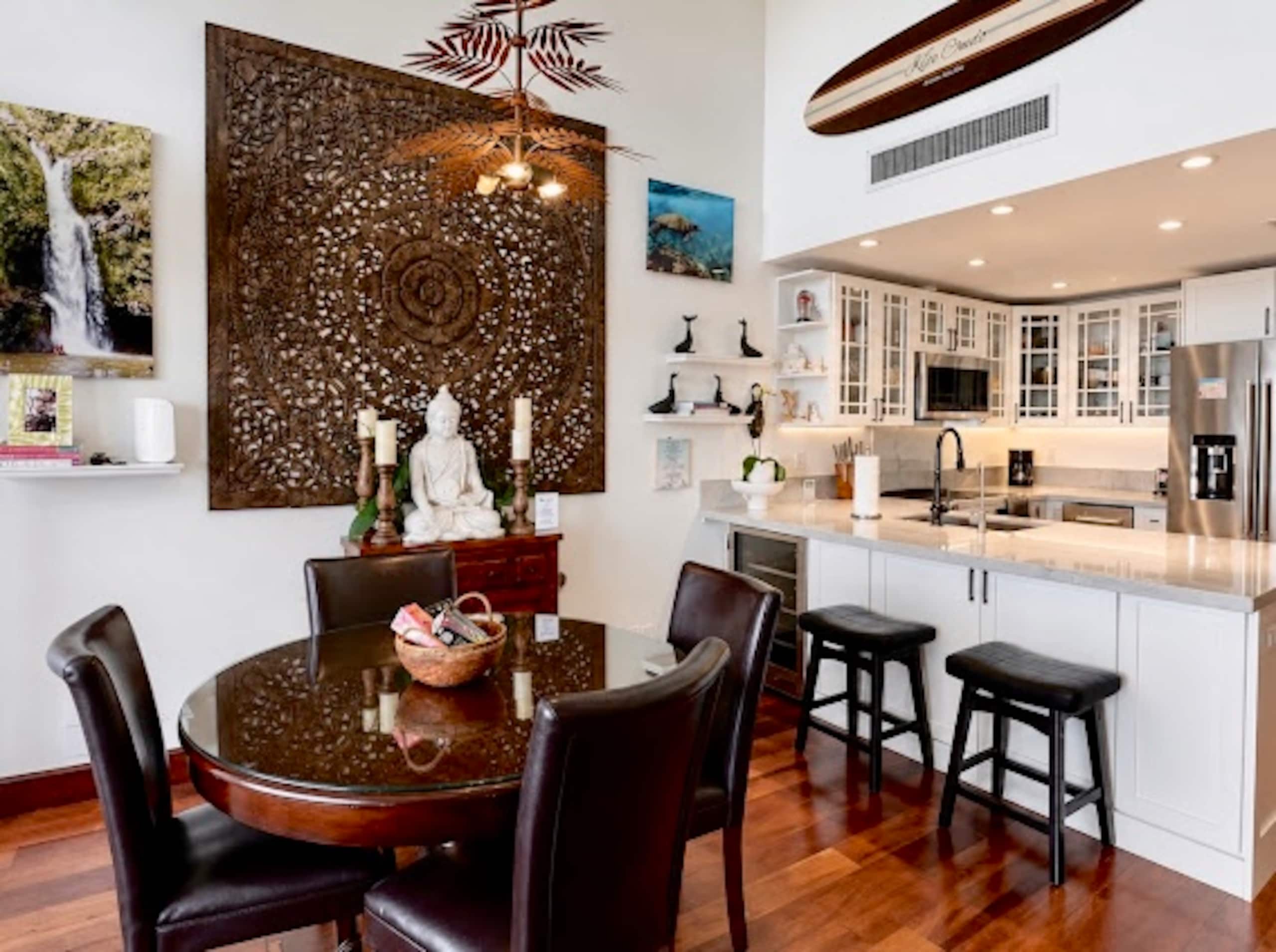 OCEANFRONT, Prestigiously REMODELED Chic Condo** - Image 11