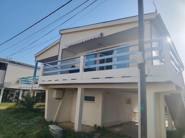 Chalet à 100 Mètres De La Plage. - Gruissan