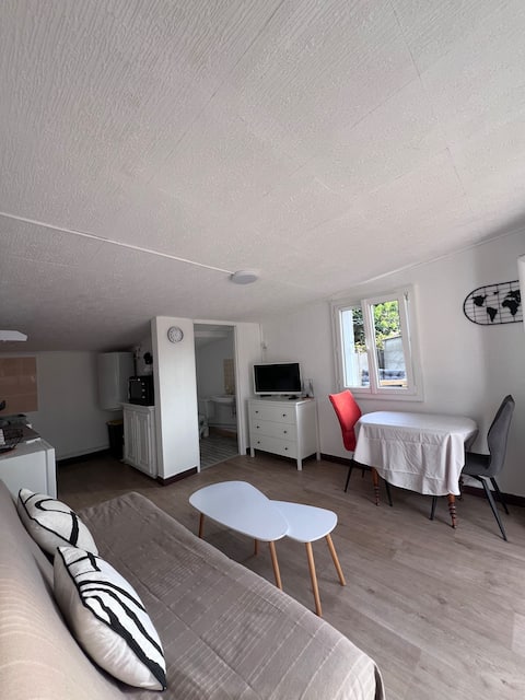 Popular Airbnb listing: Detached house at the host's home in Noyers Sur Cher