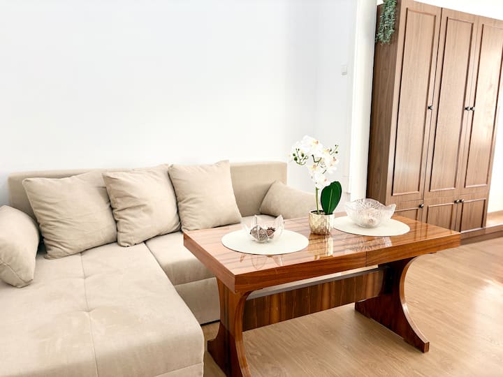 Seaside 2br Central Apartment - バルナ
