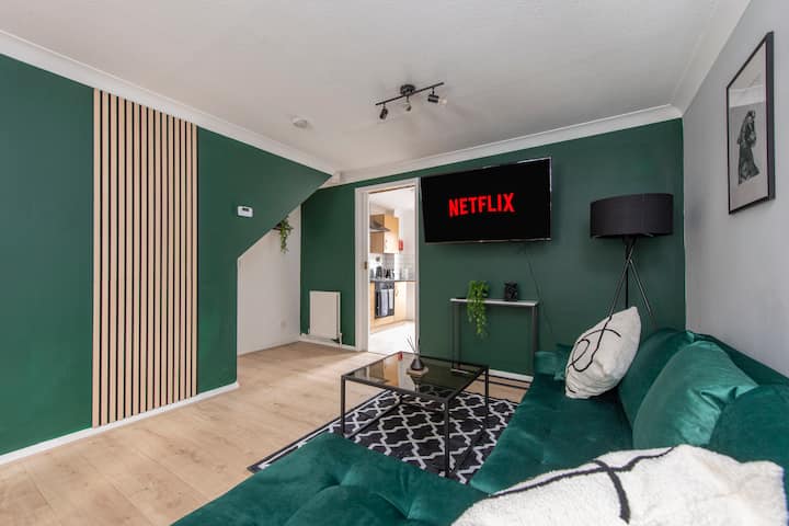 Stylish 3 Bed House Near Excel With Free Parking - Stratford