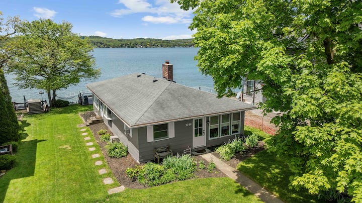 Sunset Sanctuary: On Picturesque Canandaigua Lake! - Canandaigua, NY