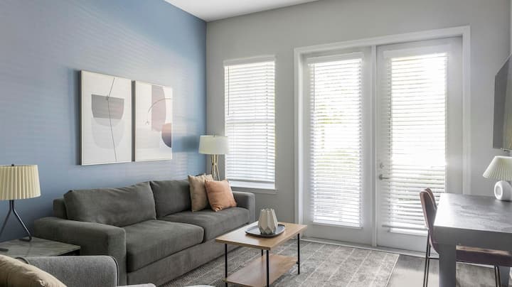 Landing | Beautiful 1bd, Yoga Studio, Pool - Charlotte