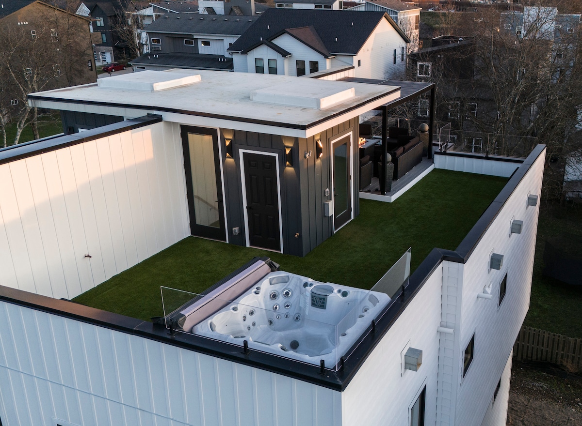 View of Luxury 4BR Townhome w/ Rooftop Hot Tub + Cabana - Houses for Rent in ...