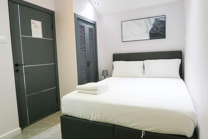 1-comfy Bedroom Suite/wifi @ Somerset/orchard Area - Singapore