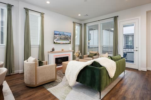 Successful Airbnb property: Modern 3BR Home w/ Luxe Bath & Cozy Bedrooms in South Main