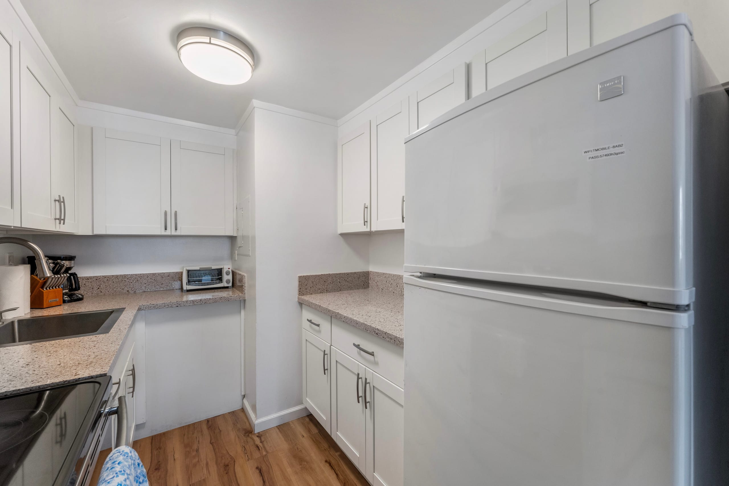 Convenient location 1 bdrm in Waikiki with Parking - Image 8