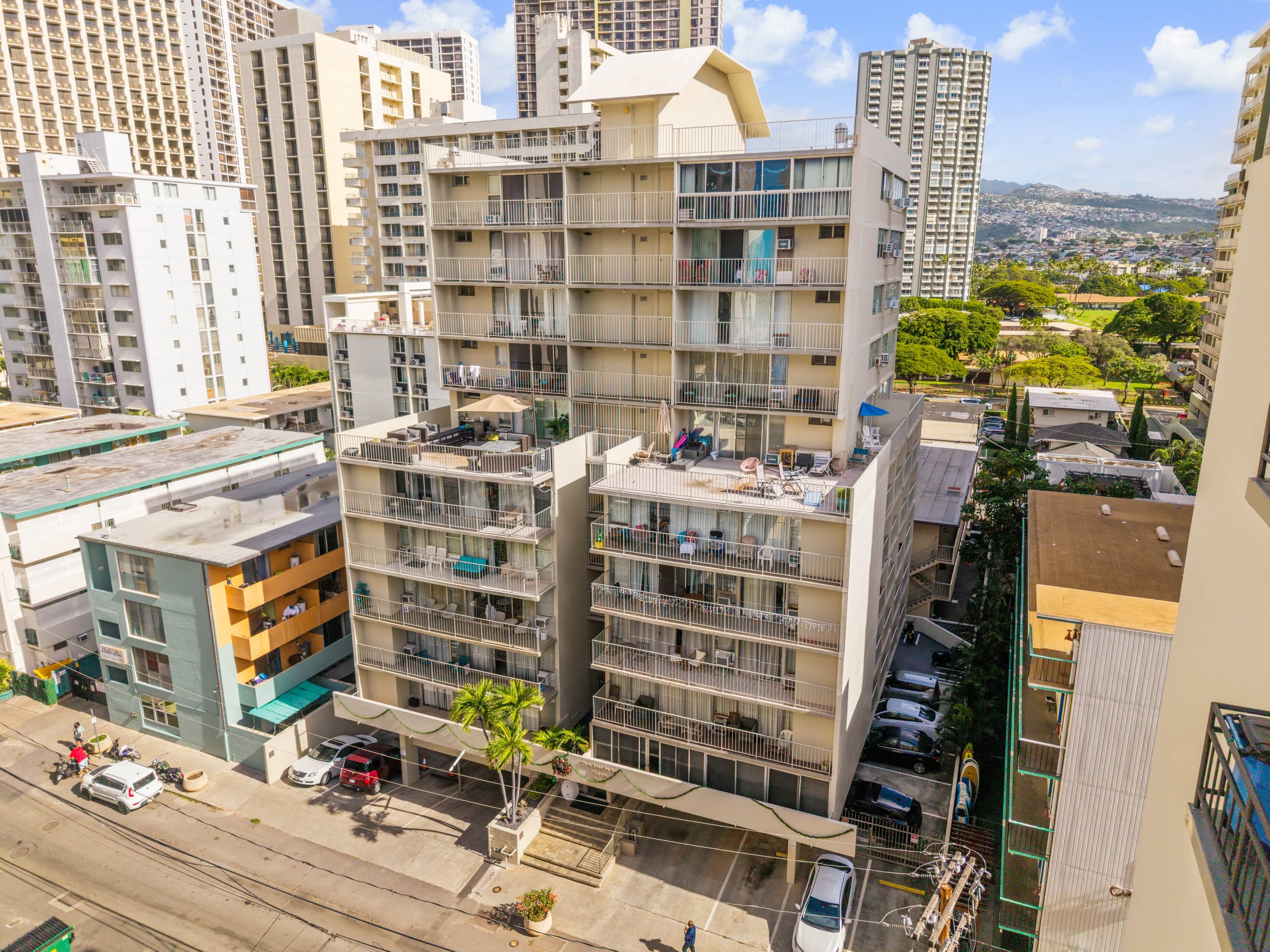 Convenient location 1 bdrm in Waikiki with Parking - Image 26