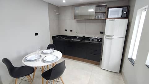 Top Airbnb: New 2-AP, ground floor with air and garage for 3 people em Maringá