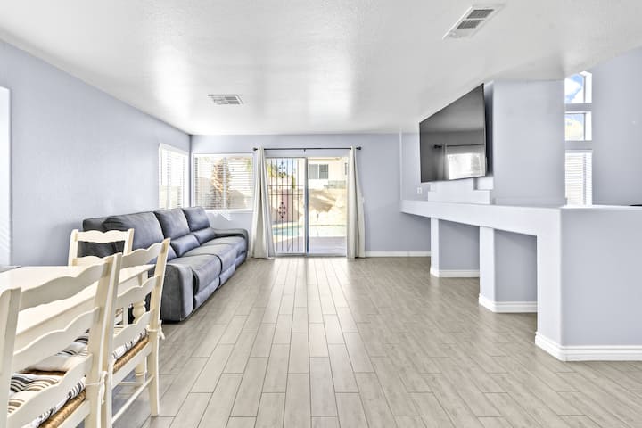 Private Pool & Pool Table | 15 Minutes From Strip - Turquoise Lake, North Las Vegas