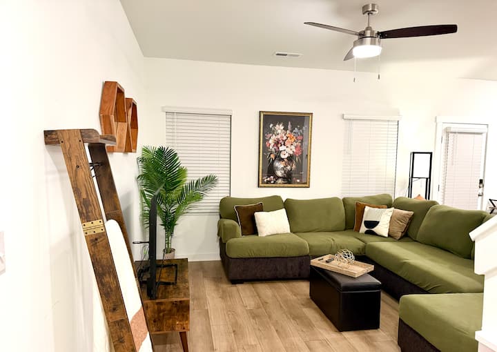 Modern Rocket City Townhome | Short Term Stay - Huntsville, AL
