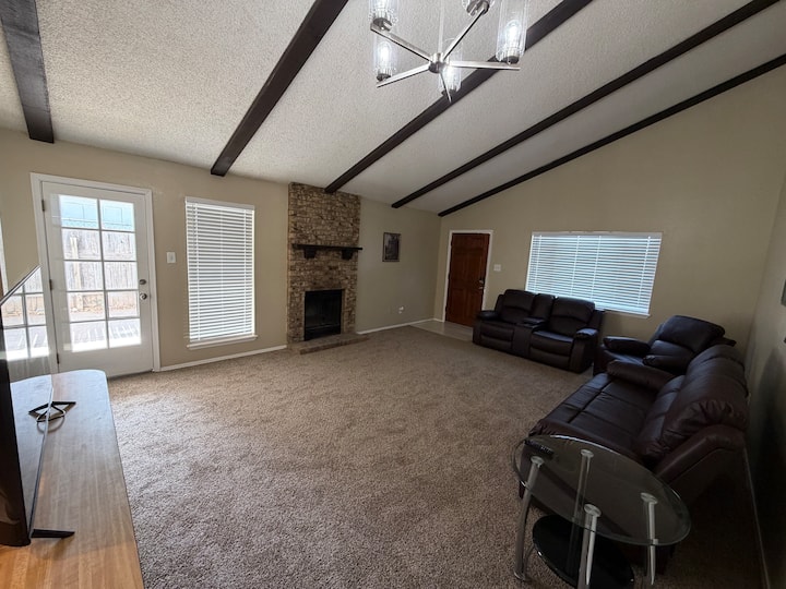 Plains Park Townhome B - Roswell, NM