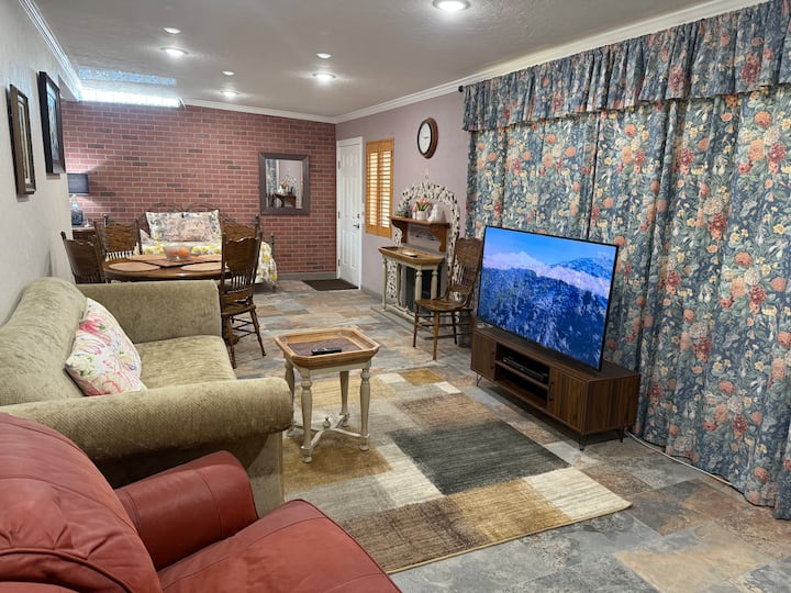 Private House Near Town Center With Fenced Yard - Borrego Springs, CA