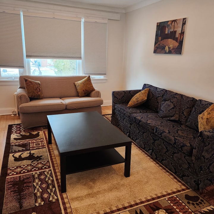 Room 1 In A Cozy Single Home In Westboro Ottawa - オタワ