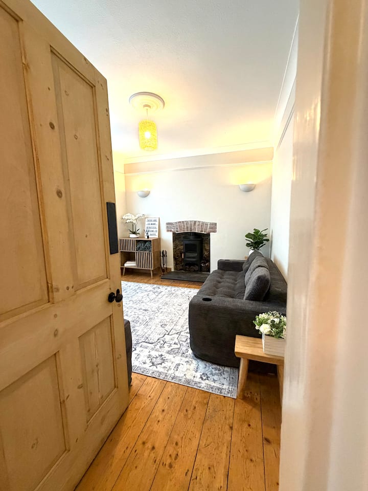 Beach Central | Town Centre | Private Parking - Fistral Beach