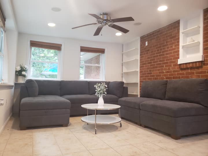 Oasis Near Dc- Deck, Fireplace, Long Term Stay, Dc - Annandale, VA