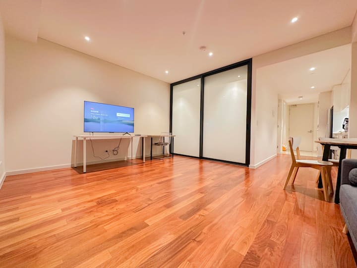 Deluxe One-bedroom Apartment - Strathfield