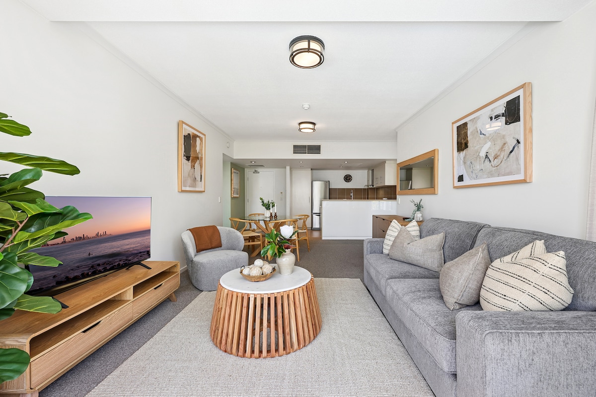 Popular Airbnb listing: The Swell House, Burleigh, Steps to the Beach. in Burleigh Heads
