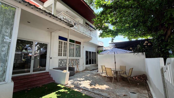 Chiang Mai Center｜5 Bedrooms House｜convenient - Chiang Mai