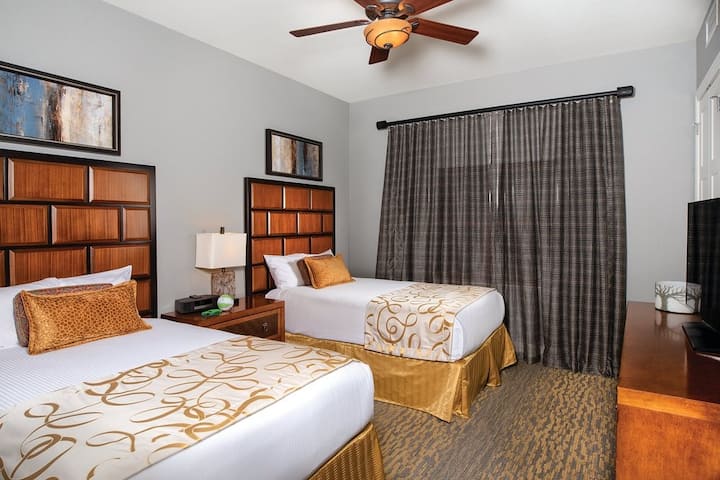 2 брачни кревета (широки 125 - 149 см) 