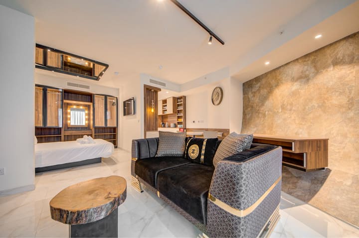 Official Mercury Suite: Stylish Modern Home W/wifi - Malte