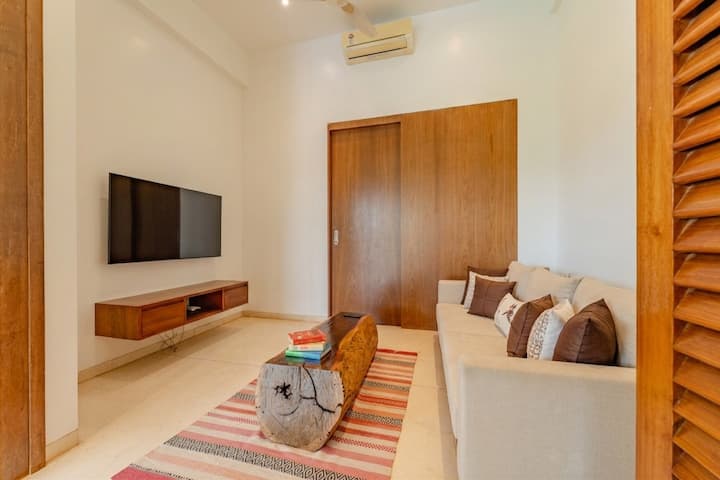 Living room image 5