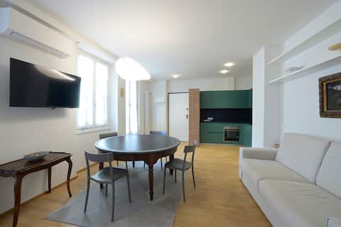 Proprietà Airbnb di successo: Friedrich, the balcony overlooking the sea a Alassio
