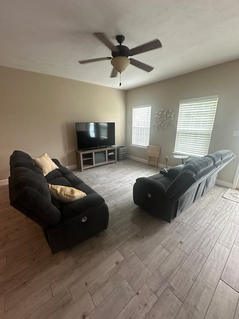 Top performing Airbnb: 3BR Home Near FAMU & FSU w/ Fenced Yard in Tallahassee
