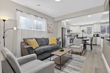 Cozy Renovated 3BR | 4 Beds + Loft | Walk DT rental in Kitchener