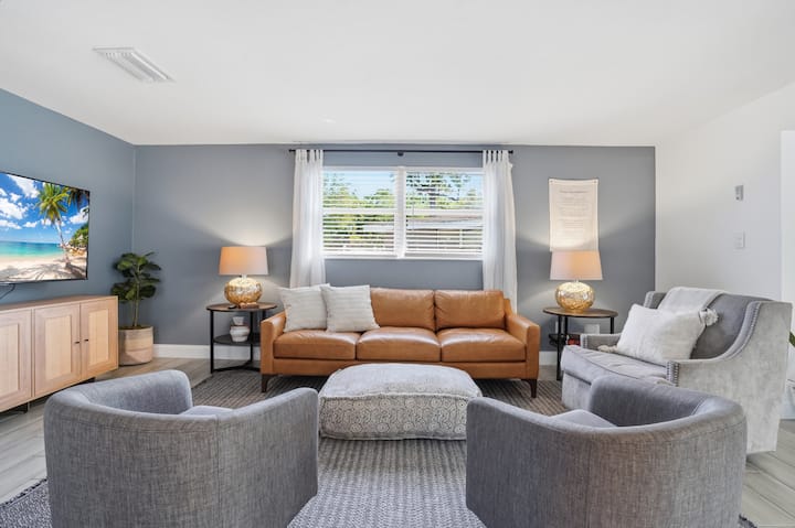 Forever Lane Retreat - Sarasota, FL
